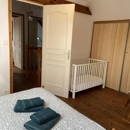 Et Campagne, Maison Entouree D'un Jardin Prive Holiday home *