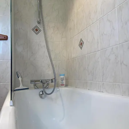 Hébergement de vacances Et Campagne, Maison Entourée D'un Jardin Privé