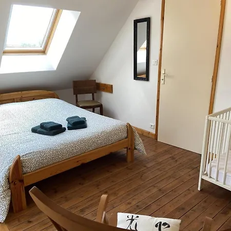 Et Campagne, Maison Entouree D'un Jardin Prive Holiday home