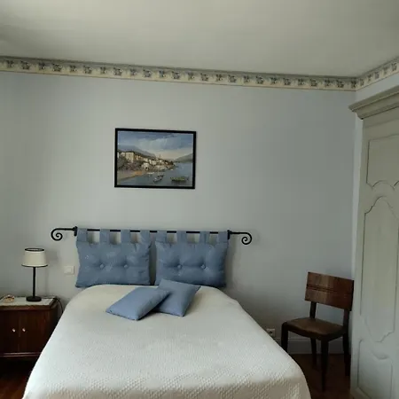 Et Campagne, Maison Entouree D'un Jardin Prive Holiday home *