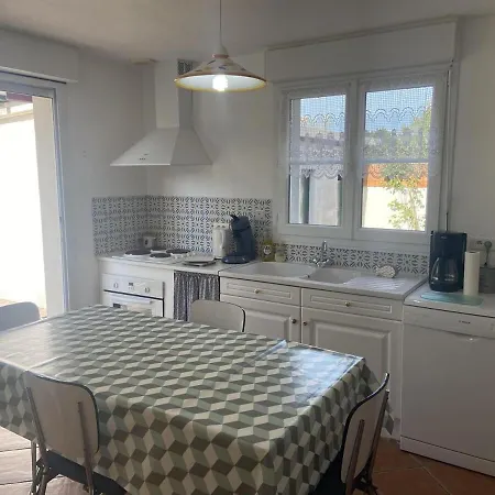 Et Campagne, Maison Entouree D'un Jardin Prive *
