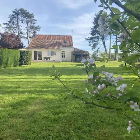 Et Campagne, Maison Entouree D'un Jardin Prive Holiday home *